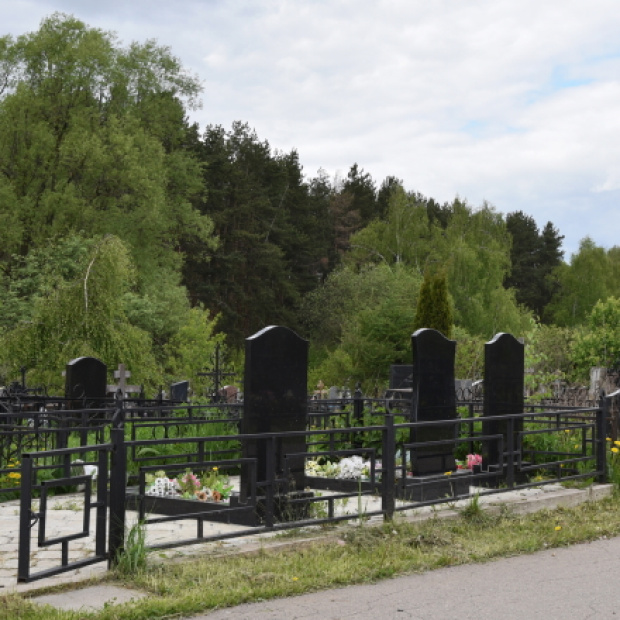 Девятское кладбище