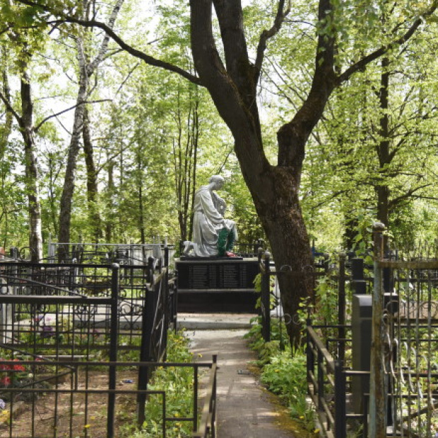 Остафьево кладбище
